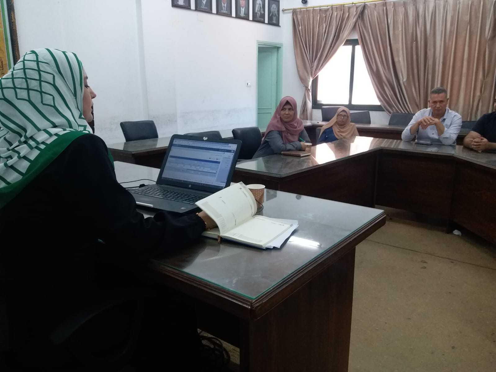 بلدية دير البلح تعقد ورشة عمل حول برنامج قلم الجمهور الهادف لتطوير الأداء وتسهيل إنجاز المعاملات