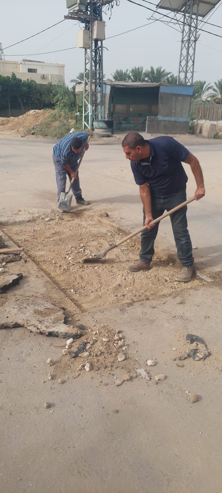 بلدية دير البلح... تواصل أعمال الصيانة لشوارع المدينة