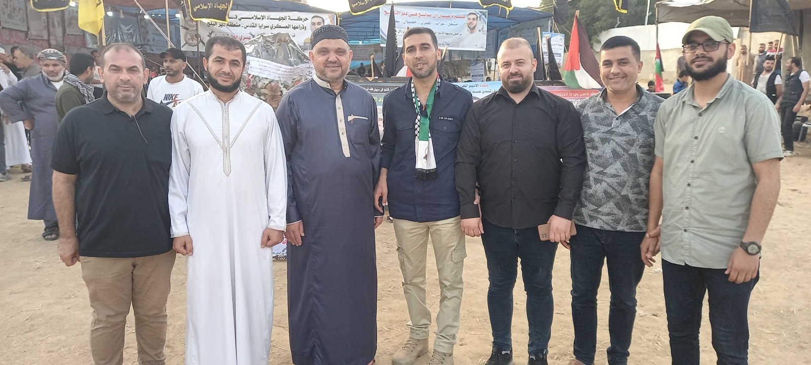 بلدية دير البلح خلال زيارتها للأسير المحرر يسري عطية المصري وتقديم التهنئة بمناسبة الإفراج عنه من سج