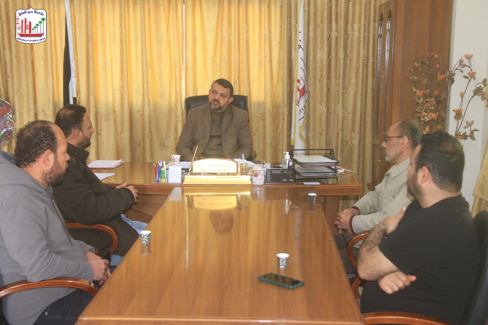 بلدية دير البلح تستقبل وفد من مركز التدريب المهني