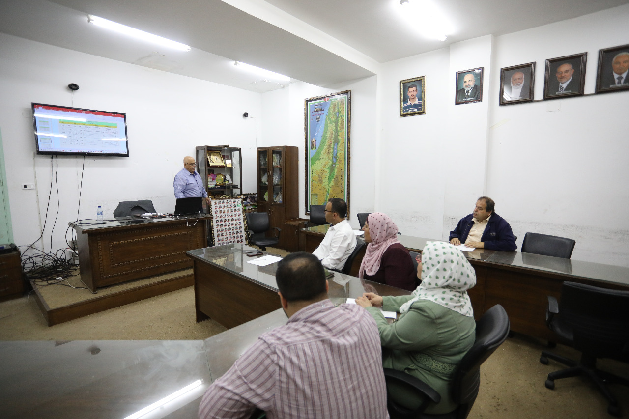 بحث مؤشرات الأداء لخدمات المياه والصرف الصحي للعام 2021م