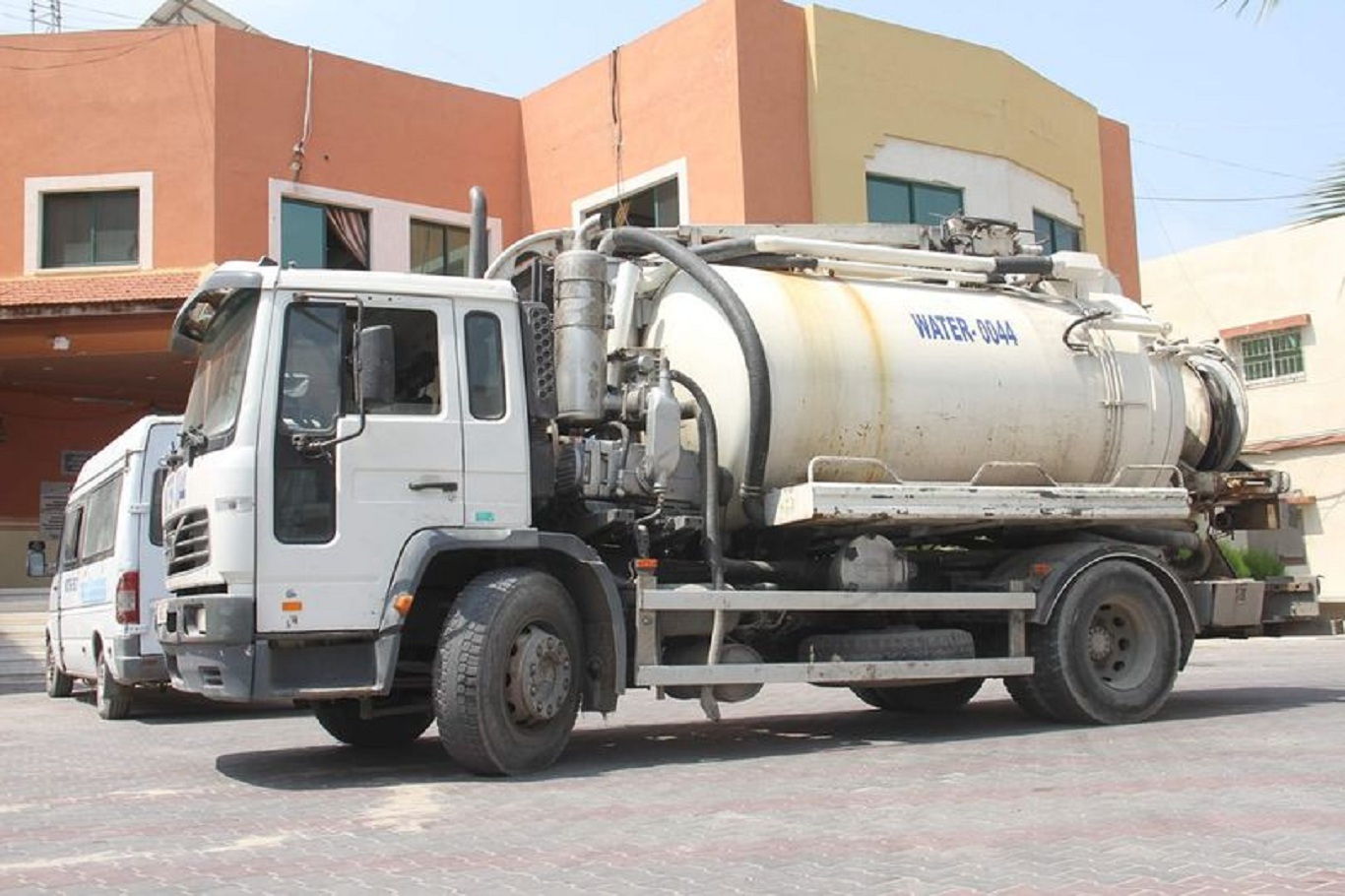 الانتهاء من صيانة الجيتر بتمويل من الصليب الأحمر