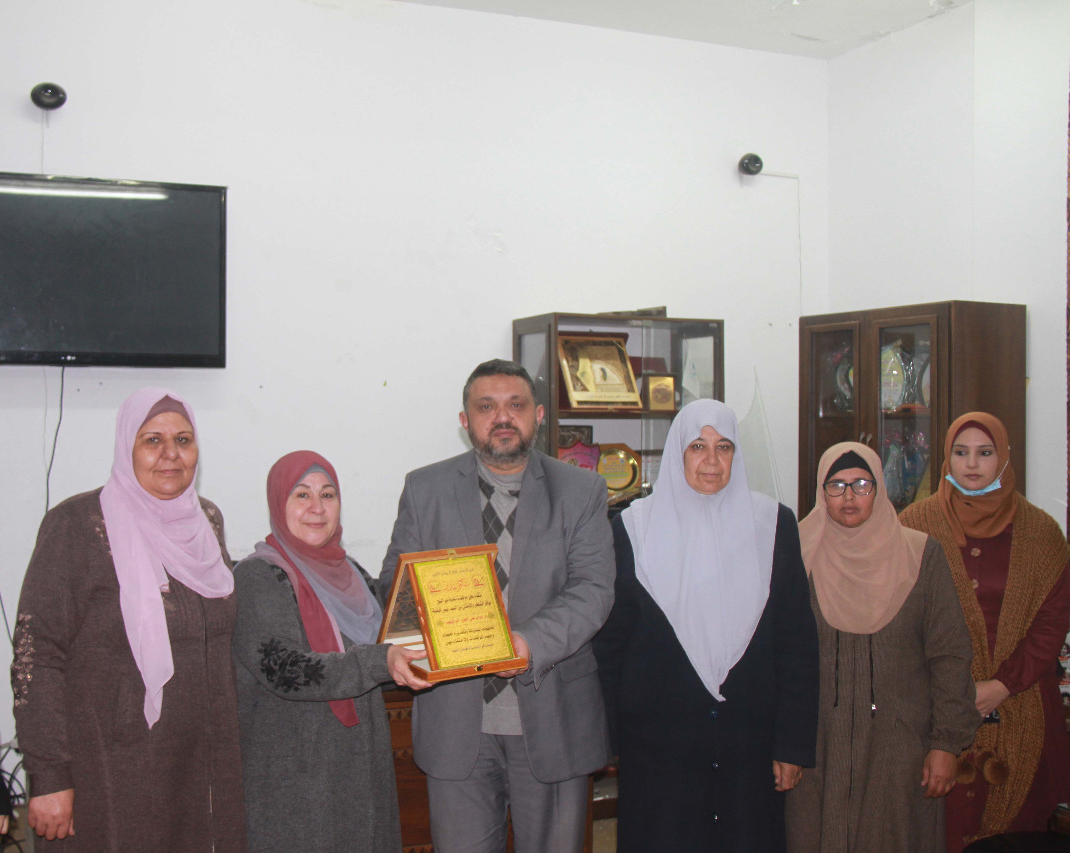 بلدية دير البلح تكرم الموظفات بمناسبة يوم المرأة العالمي