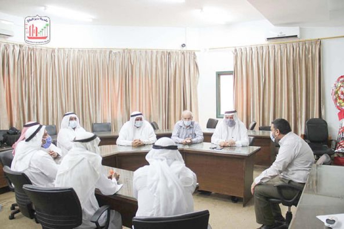 رئيس البلدية يستقبل وفد من وجهاء ومخاتير دير البلح