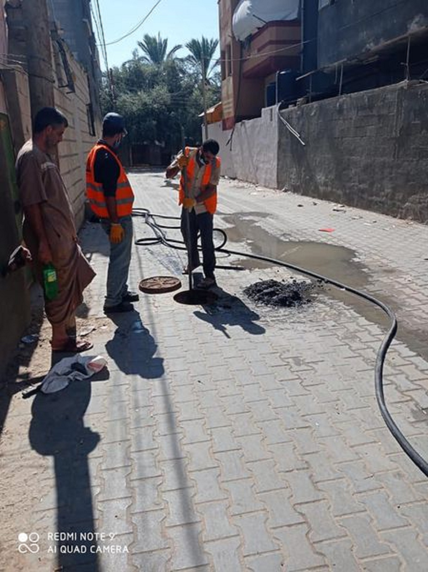 تسليك خطوط للصرف الصحي بمنطقة البخاري وشارع ال24