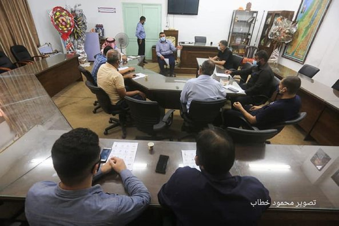 رئيس البلدية يلتقي أعضاء لجنة الطوارئ الفصائلية