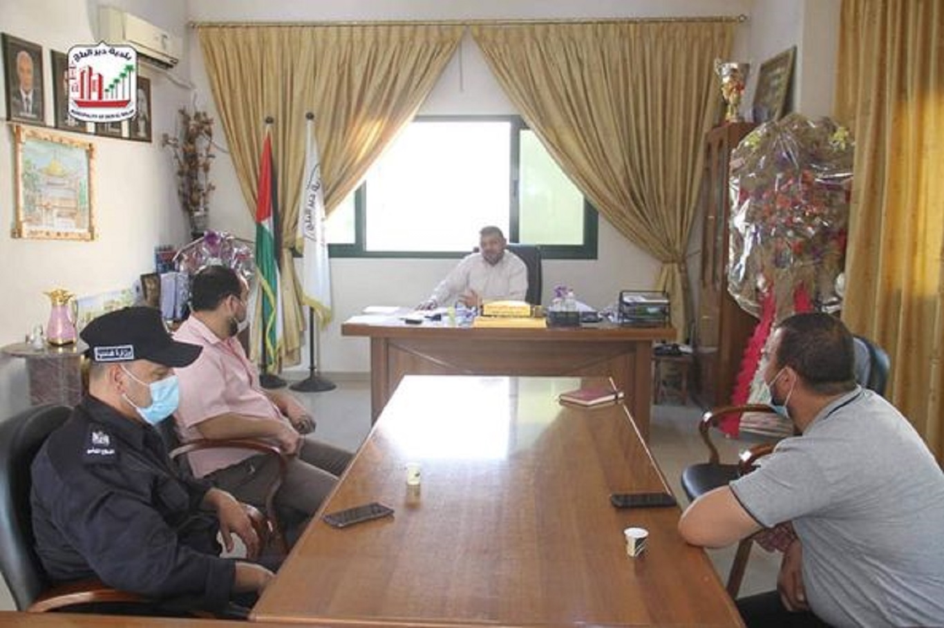 رئيس البلدية يبحث خطة العمل مع الدفاع المدني لاستقبال فصل الشتاء