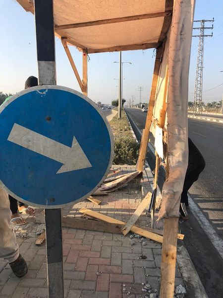 إزالة كشك على شارع صلاح الدين لتشكيلة خطر على السائقين