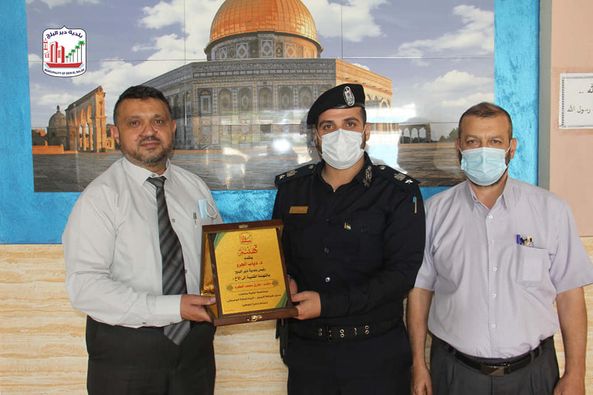 رئيس بلدية دير البلح يزور مدير شرطة البحرية وشرطة المرور للتهنئة بالمنصب الجديد