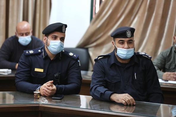 رئيس بلدية دير البلح يلتقي مع الأجهزة الشرطية لبحث آليات ضبط الحالة الوبائية في المدينة