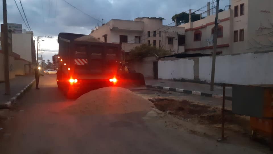 بلدية دير البلح تغلق الشارع المؤدي لمستشفى الأقصى بسبب أعمال الصيانة