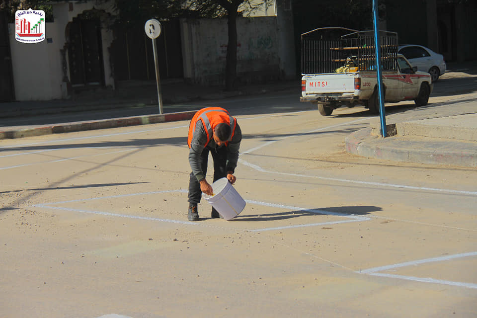 بلدية دير البلح تجري استعداداتها لإعادة افتتاح سوق الثلاثاء الأسبوعي