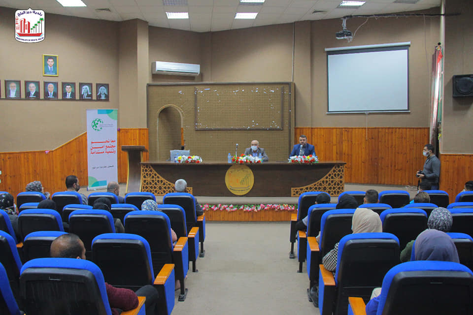 رئيس بلدية دير البلح: ندعو الشباب الفلسطيني لتحقيق ذاتهم ورسم خارطة المجتمع للمرحلة القادمة