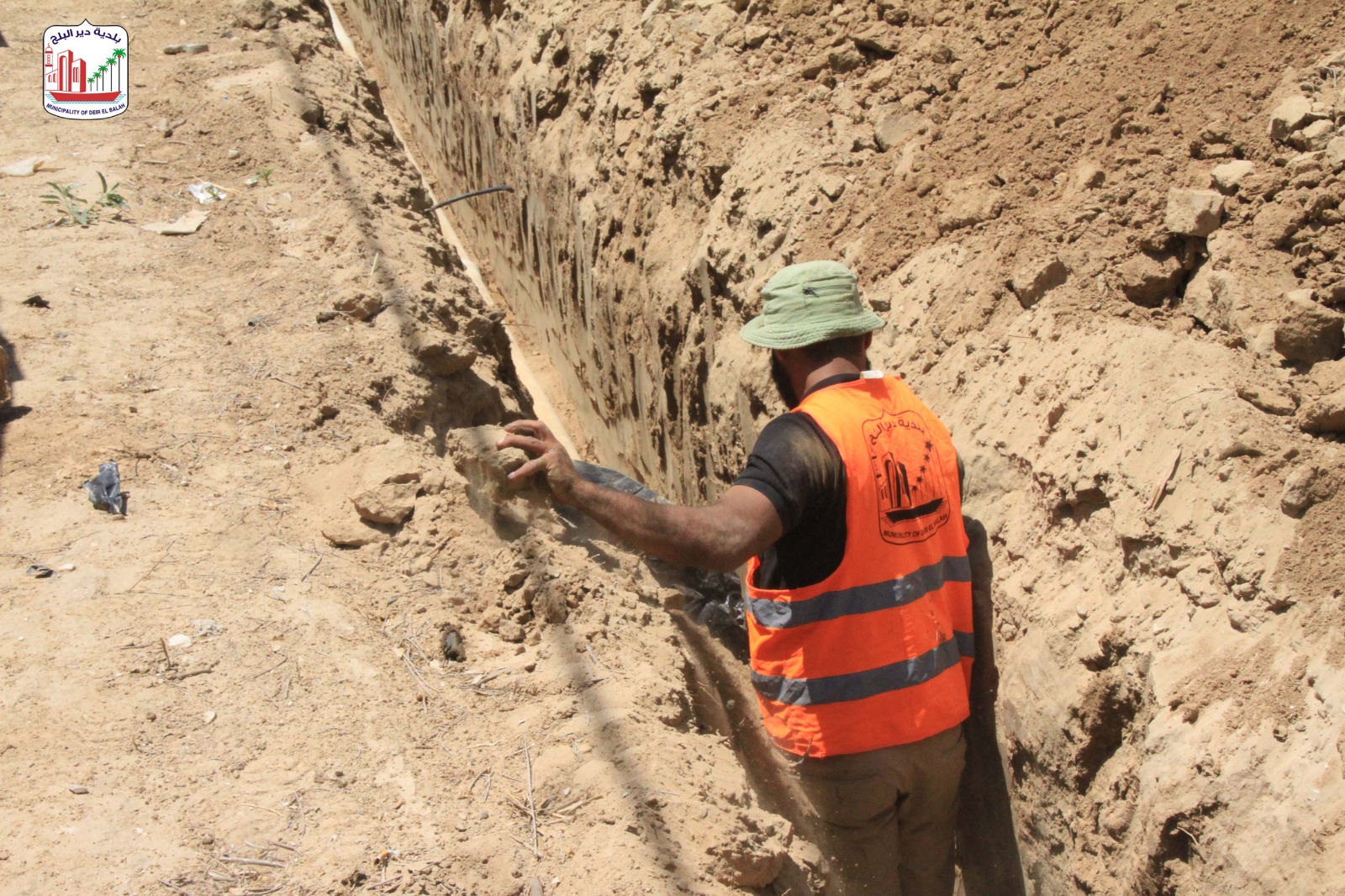 تواصل العمل ببئر المنطقة الصناعية بدير البلح وتوقع إدخاله الخدمة خلال الأسبوع القادم
