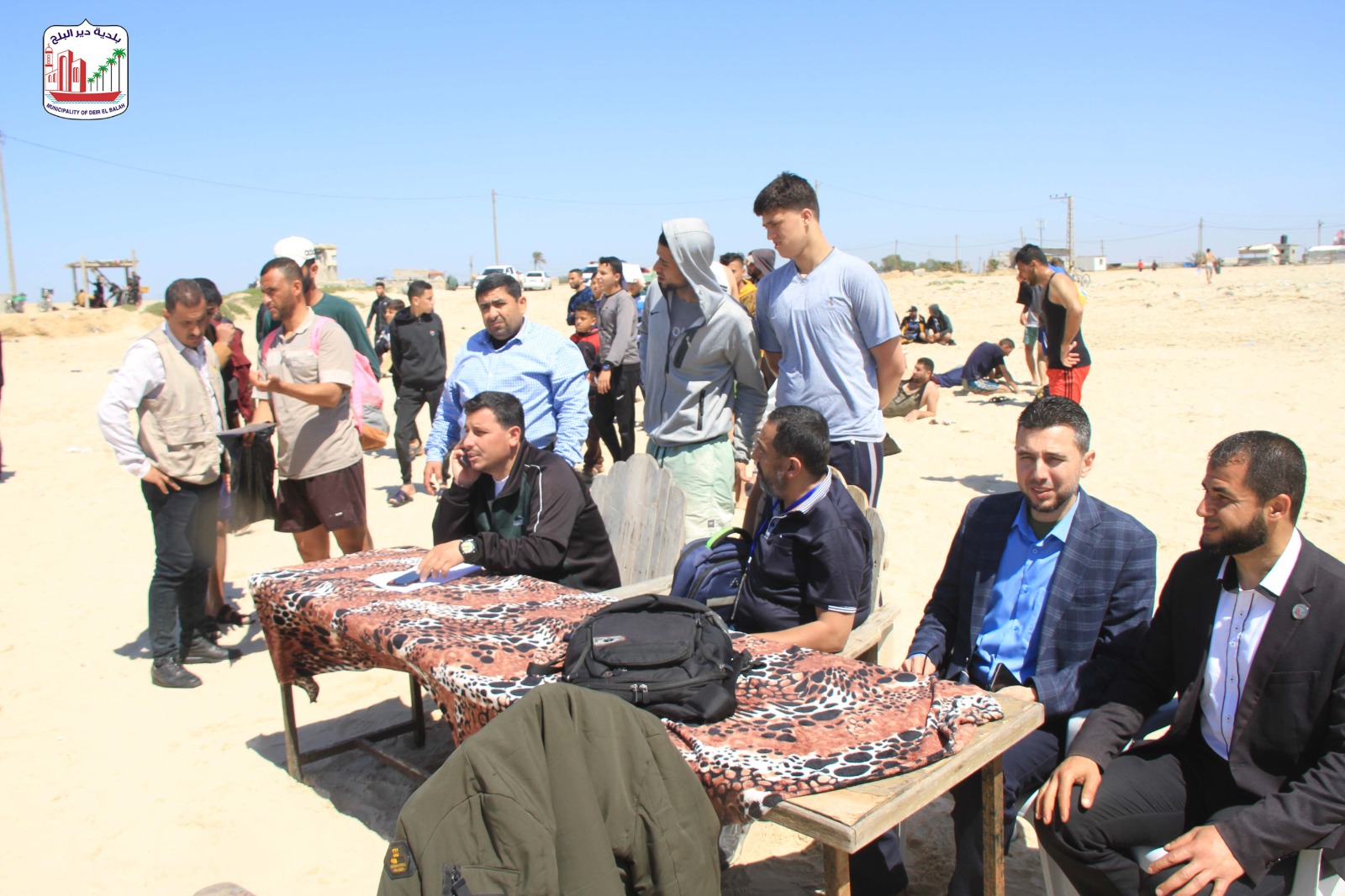 بلدية دير البلح: سيتم اختيار 50 منقذ بحري للعمل على شاطئ دير البلح خلال موسم الاصطياف