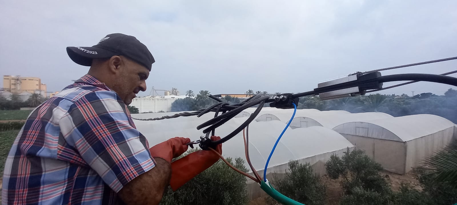 الانتهاء من تمديد خط كهرباء لبئر المنطقة الصناعة