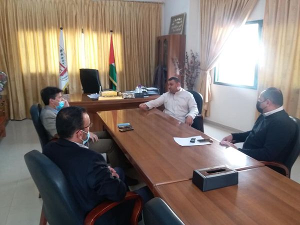 رئيس بلدية دير البلح يستقبل مدير عام مصلحة مياه بلديات الساحل