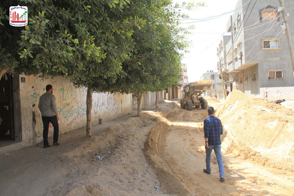 استمرار العمل بمشاريع البنية التحتية بالمدينة