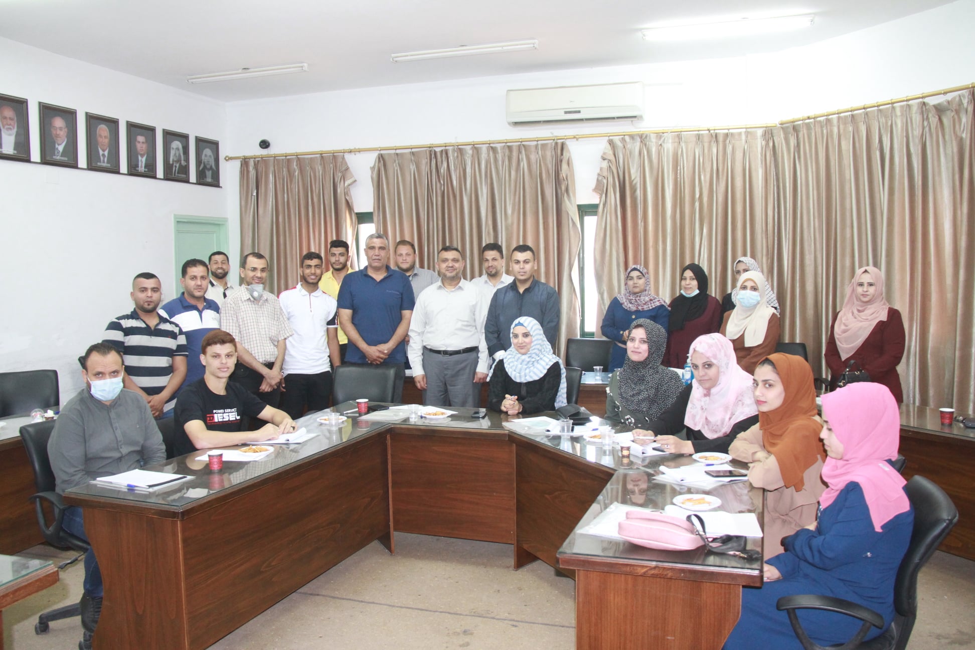 رئيس بلدية دير البلح يؤكد على دور الشباب في خدمة المجتمع المحلي