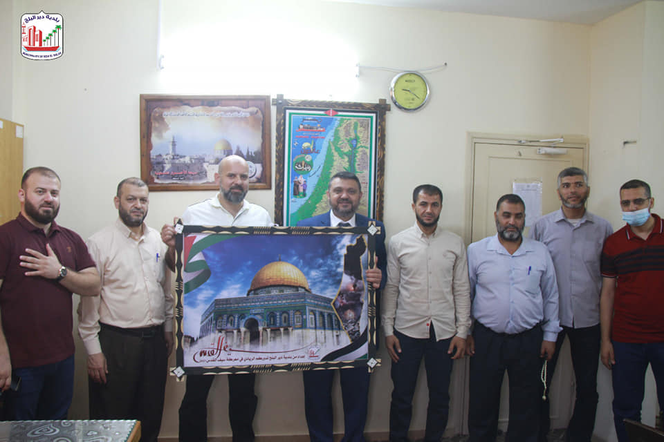 بلدية دير البلح تعبر عن تقديرها لجهود المؤسسات العاملة خلال معركة سيف القدس