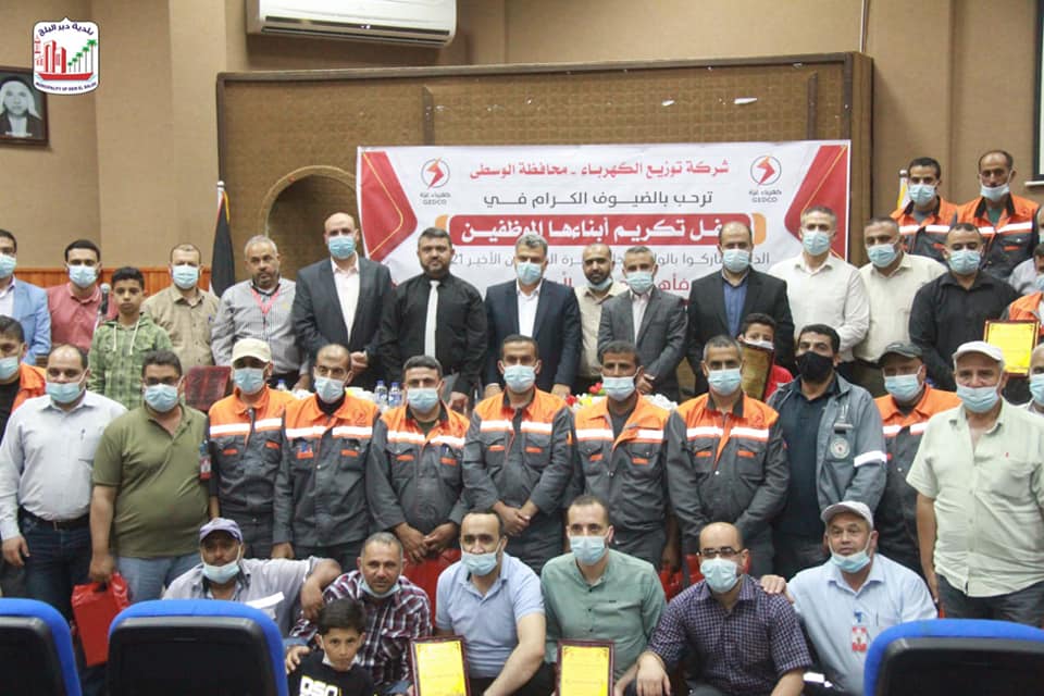 رئيس بلدية دير البلح يشيد بجهود طواقم شركة الكهرباء خلال معركة سيف القدس