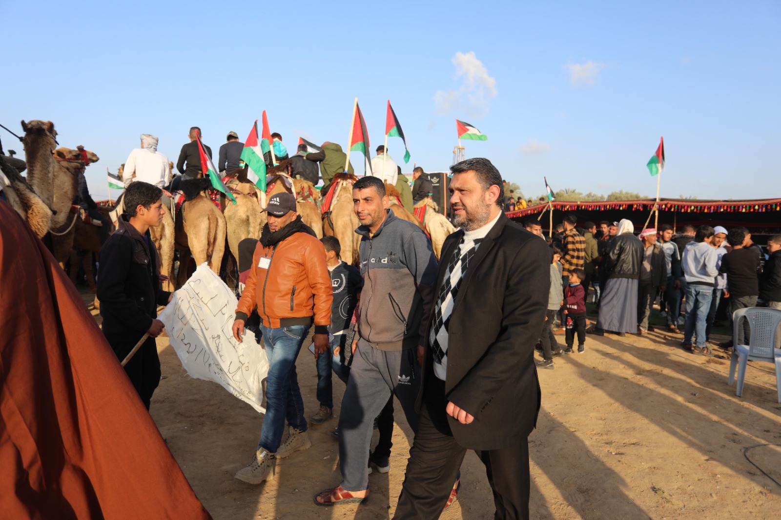 رئيس بلدية دير البلح يشارك في المهرجان التراثي الجماهيري 