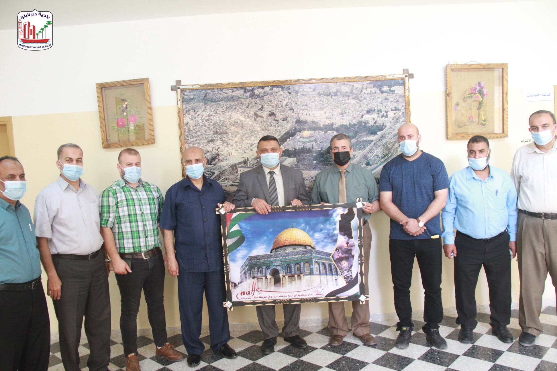 رئيس بلدية دير البلح يقوم بزيارة مديرية التربية والتعليم ومكتب عمليات الوكالة بالوسطى