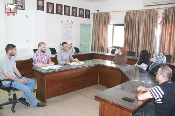 بلدية دير البلح تعقد لقاء للمستفيدين من مشروع الإنعاش الاقتصادي من خلال توفير العمل الكريم