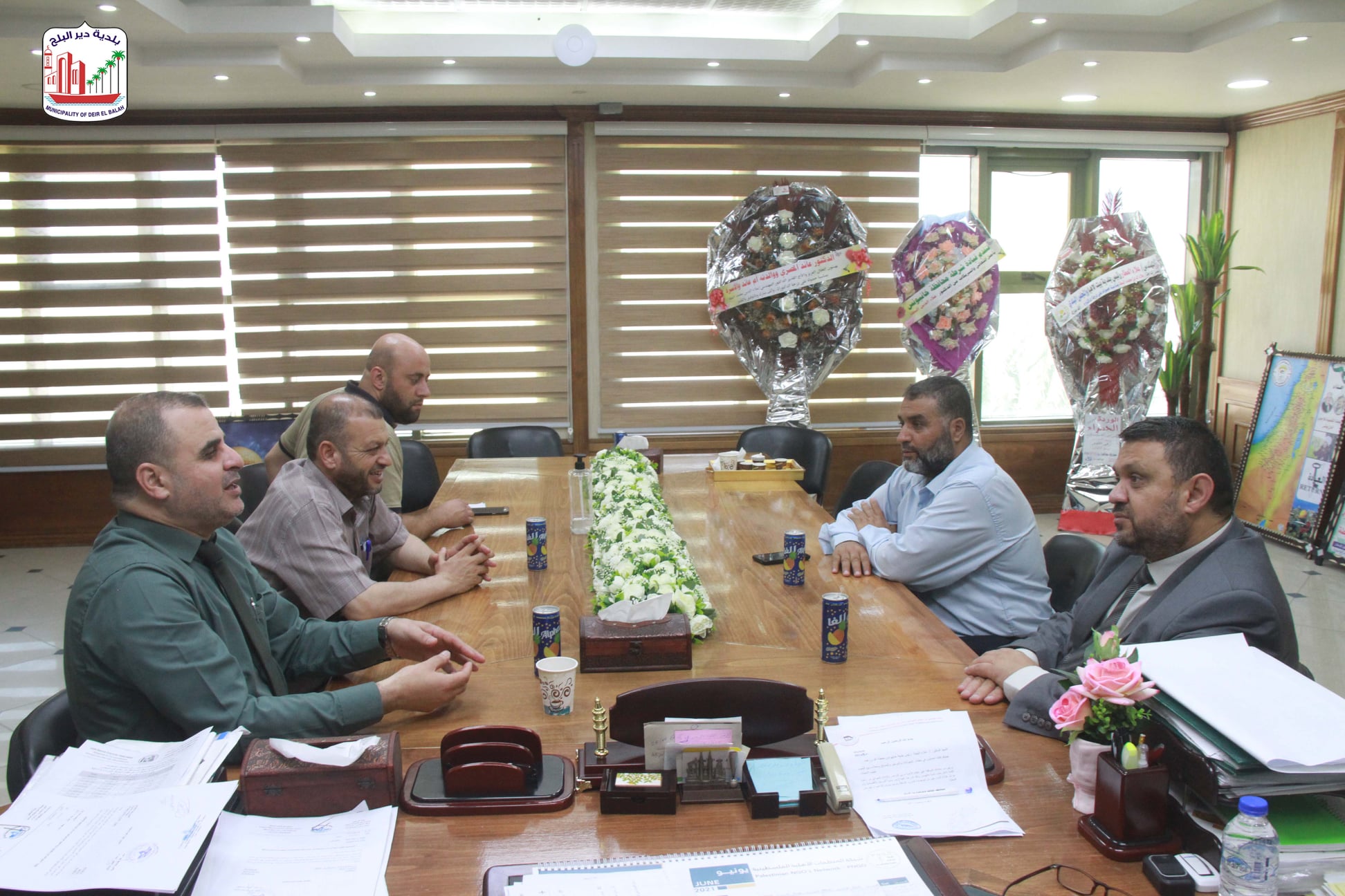 رئيس بلدية دير البلح يبحث سبل تطوير العمل البلدية خلال زيارته لبلديات محافظة خانيونس