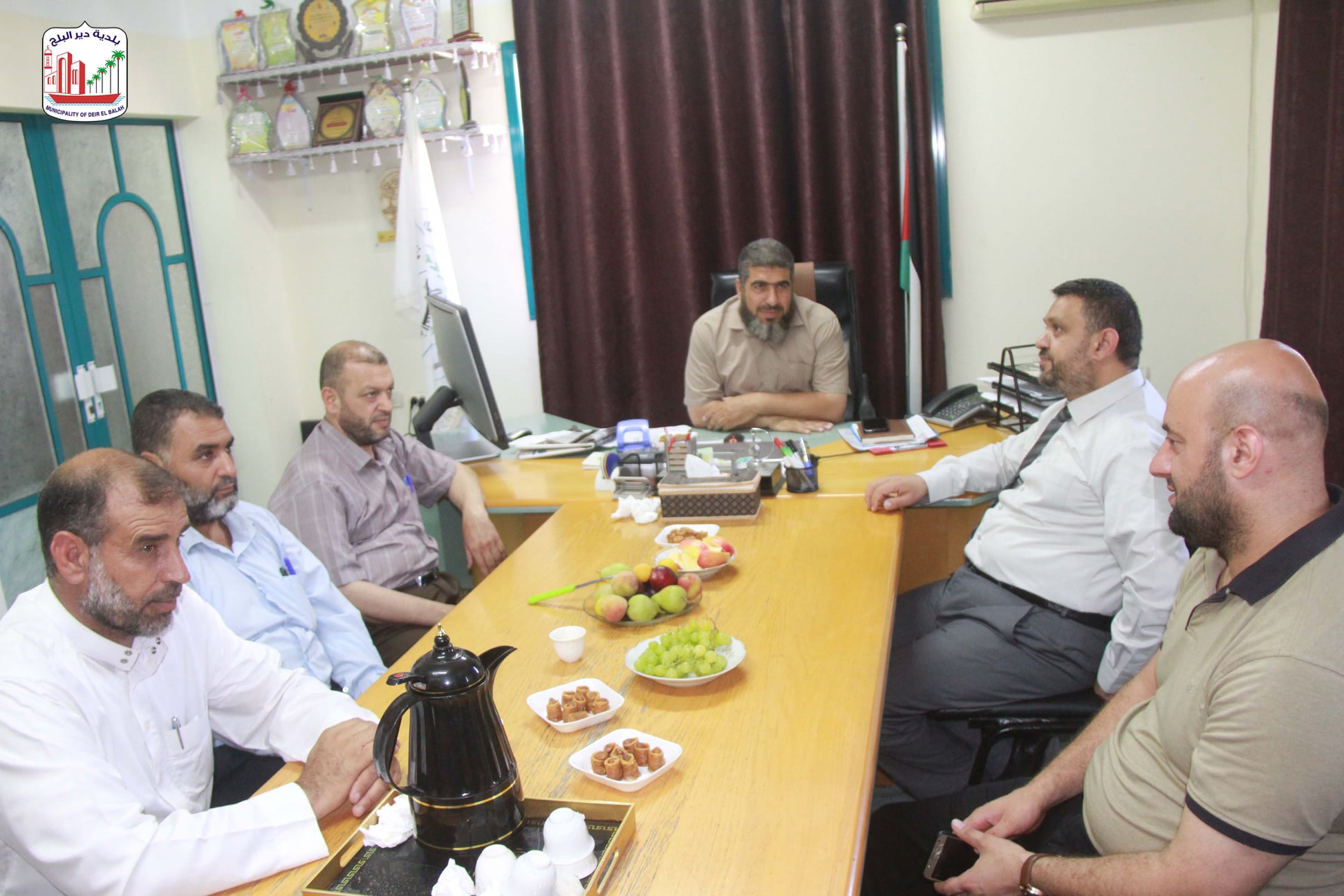 رئيس بلدية دير البلح يشيد بأداء الهيئات المحلية خلال معركة سيف القدس