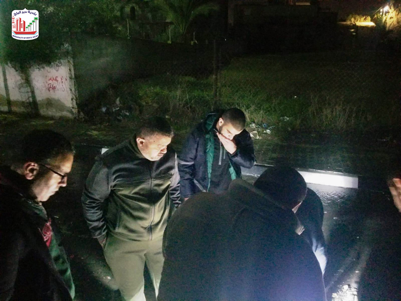 رئيس بلدية دير البلح يتفقد أعمال طوارئ الشتاء خلال المنخفض الجوي