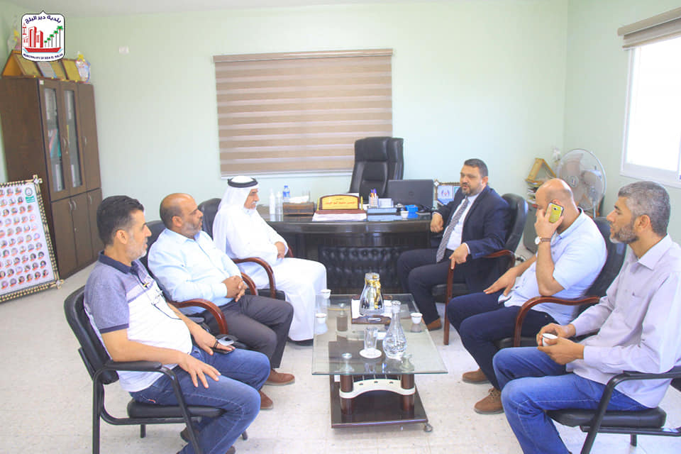 رئيس بلدية دير البلح خلال زيارته لرؤساء بلديات شمال غزة يثني على عملهم وصمودهم خلال الحرب الأخيرة