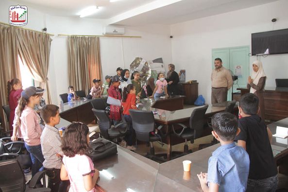 بلدية دير البلح تستضيف أكاديمية زاد الخير التابعة لجمعية النور الخيرية