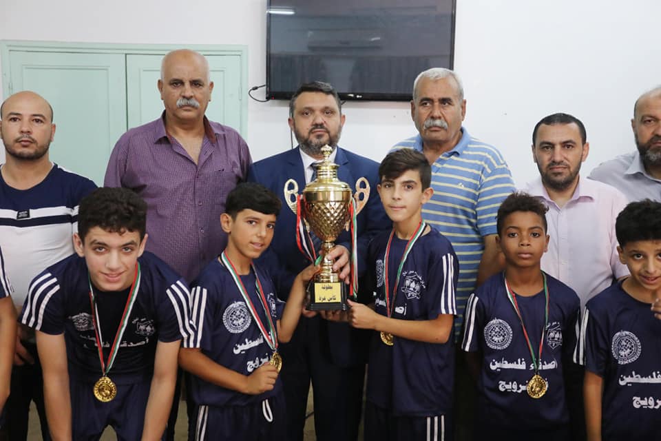 بلدية دير البلح تستقبل وفد من من نادي خدمات دير البلح وفريق الناشئين