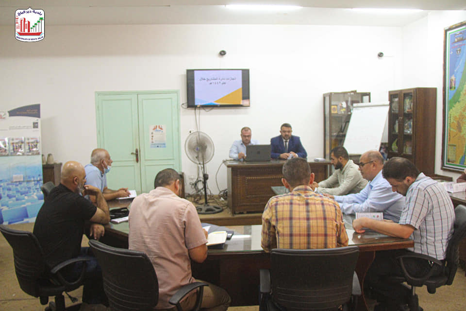 دائرة المشاريع ببلدية دير البلح تستعرض مشاريعها المنفذة خلال الفترة السابقة