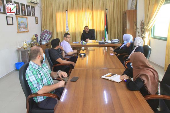 بلدية دير البلح تستقبل وفد نقابة رياض الأطفال