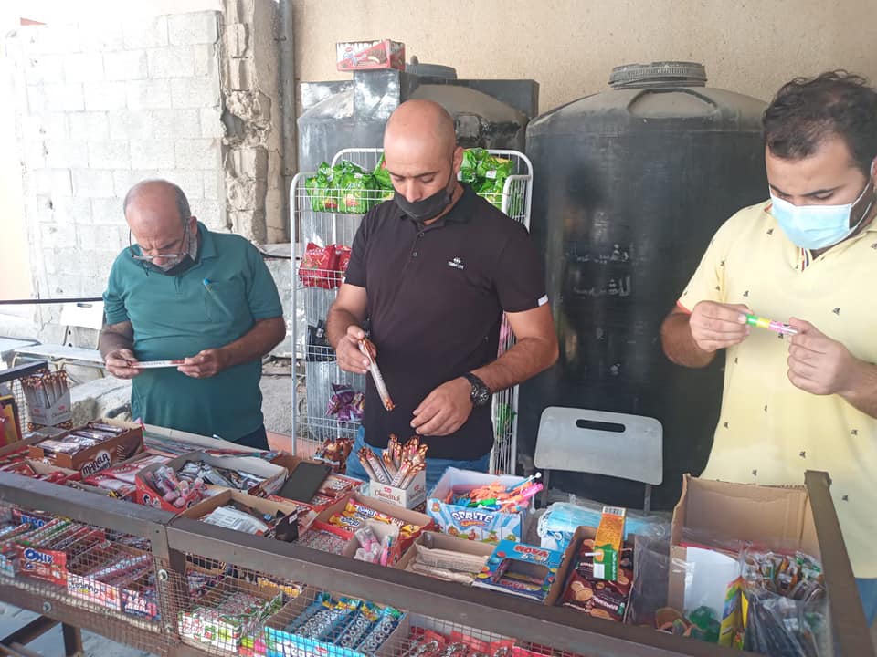 قسم الصحة والبيئة ببلدية دير البلح بالتعاون مع اللجنة المشتركة يقوم بحملة متابعة لمقاصف المدارس الحكومية