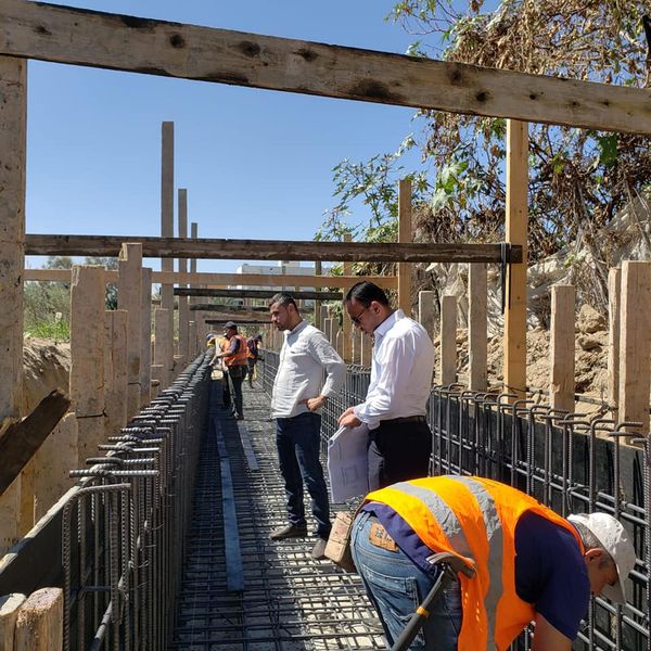 البدء بتنفيذ مشروع إنشاء نظام لتصريف مياه الأمطار بمنطقة أبو فطاير جنوب دير البلح