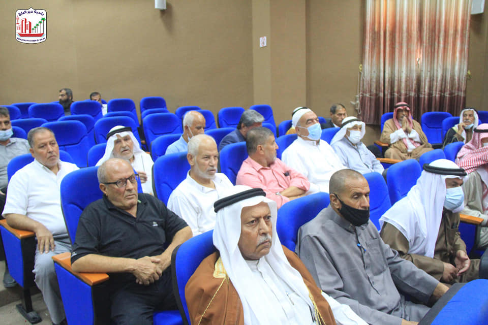 بالتعاون مع وزارة الحكم المحلي... بلدية دير البلح تعقد لقاء حول الإصلاح والتوفيق في الشريعة  الإسلامية لمخاتير ووجهاء المنطقة الوسطى