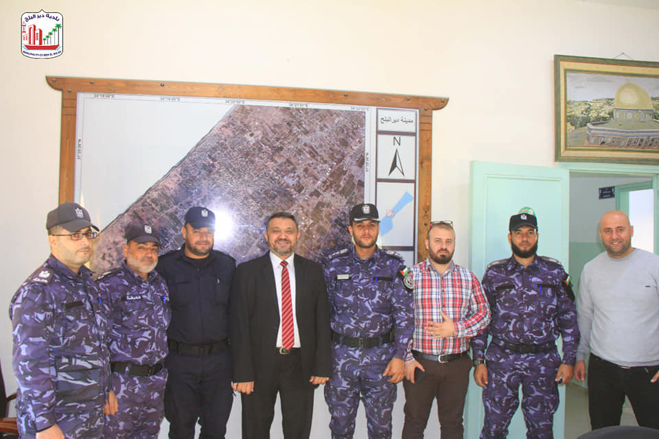 بلدية دير البلح تستقبل وفد من قوات التدخل وحفظ النظام