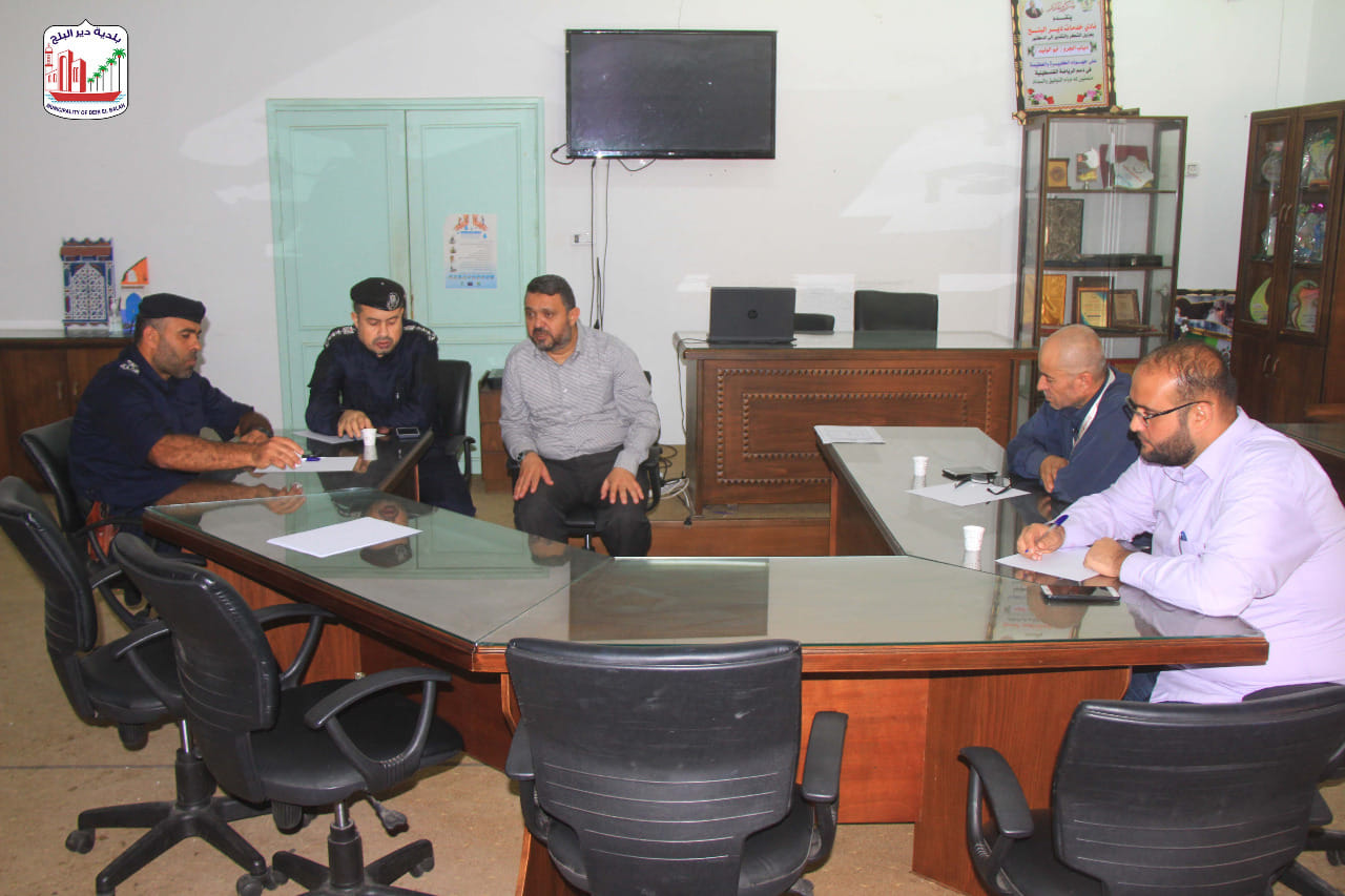 بلدية دير البلح تعقد الاجتماع الأول للجان الطوارئ المركزية بالمحافظة الوسطى لإدارة كوارث الشتاء