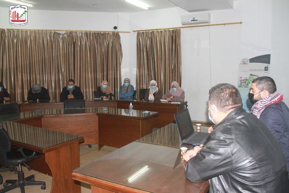 بلدية دير البلح تعقد لقاءً تشاورياً لمشروع اعادة تأهيل شارع الشيخ داوود