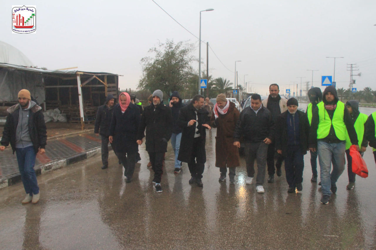 بلدية دير البلح تستقبل وفد من قيادة حما..س وتطلعه على طرق مواجهة تداعيات المنخفض الجوي