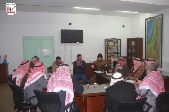 بلدية دير البلح تلتقي برؤساء لجان الأحياء وتطلعهم على جهود مواجهة تداعيات المنخفض الجوي