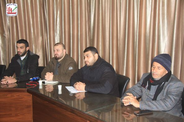 رئيس بلدية دير البلح يعقد لقاءً مع أقسام البلدية لبحث سبل تطوير العمل