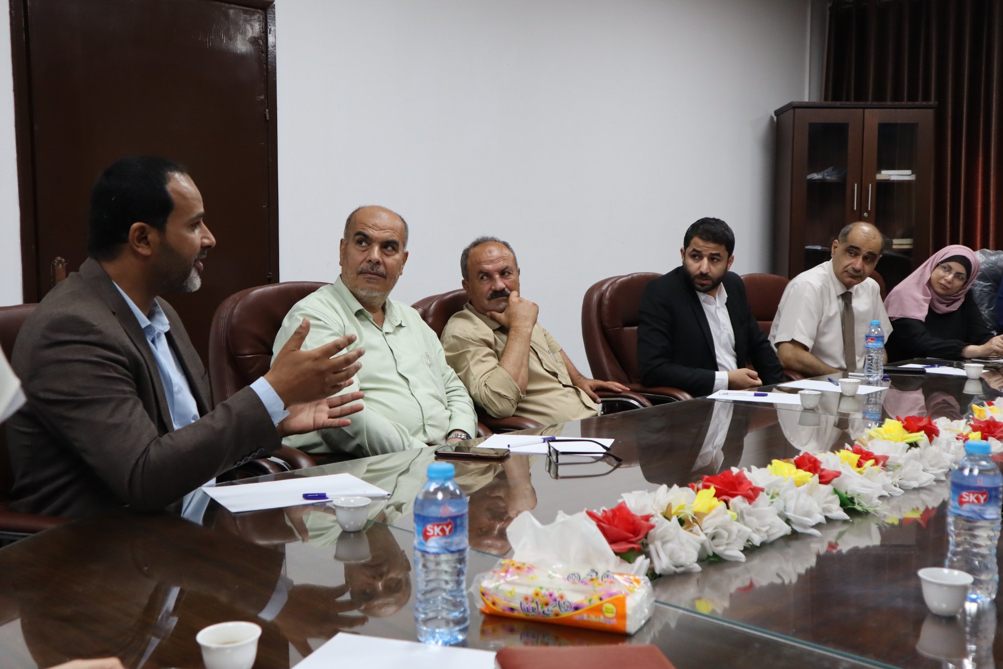 بلدية دير البلح تناقش مهام عمل مشروع التسوية الشاملة لحقوق الملكية في المرحلة الثانية