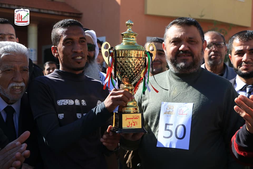 انطلاق سباق الضاحية الرياضي ضمن فعاليات اليوبيل الذهبي لبلدية دير البلح