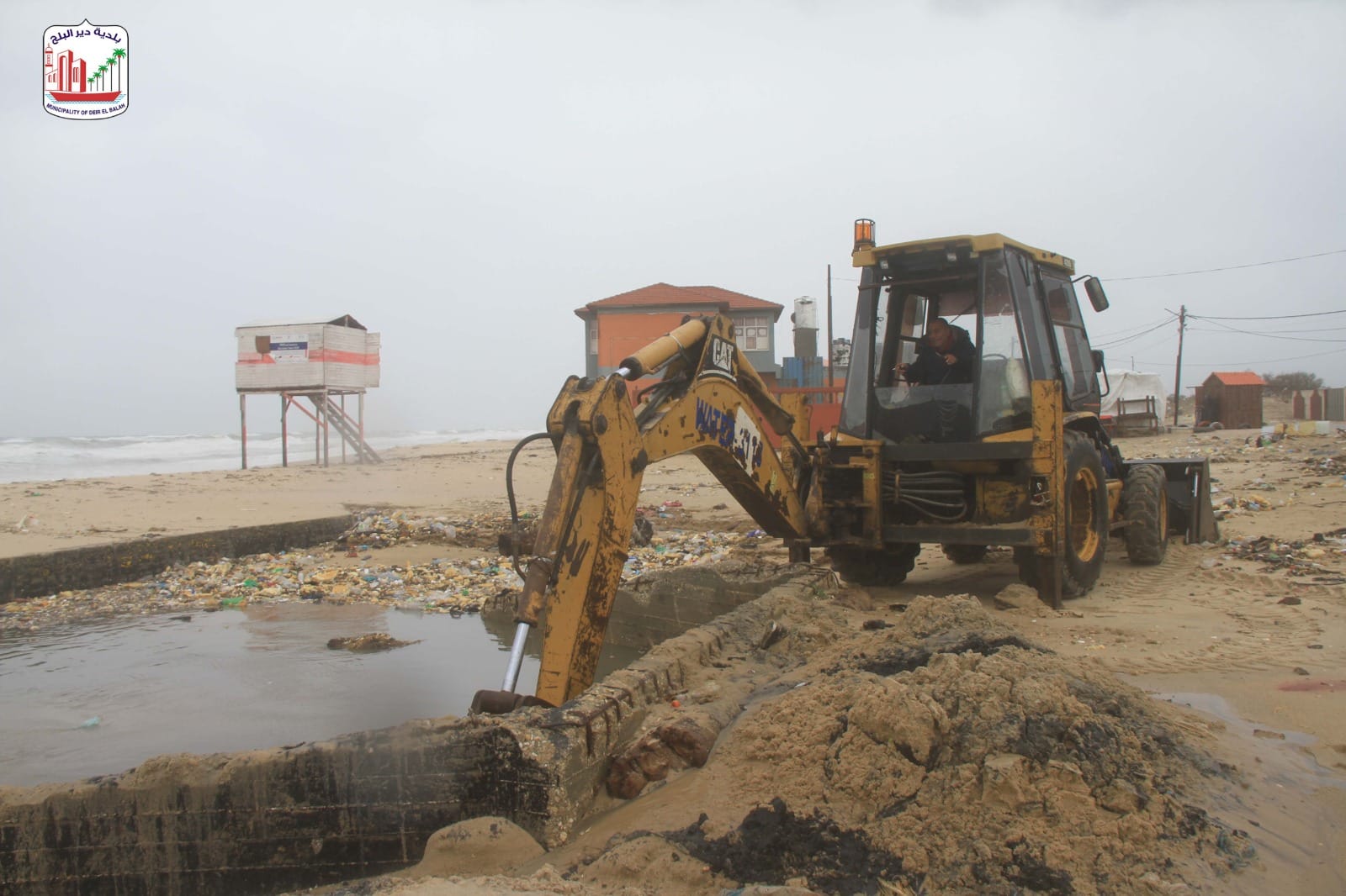 فرق طوارئ الشتاء تواصل عملها لمواجهة تداعيات المنخفض الجوي