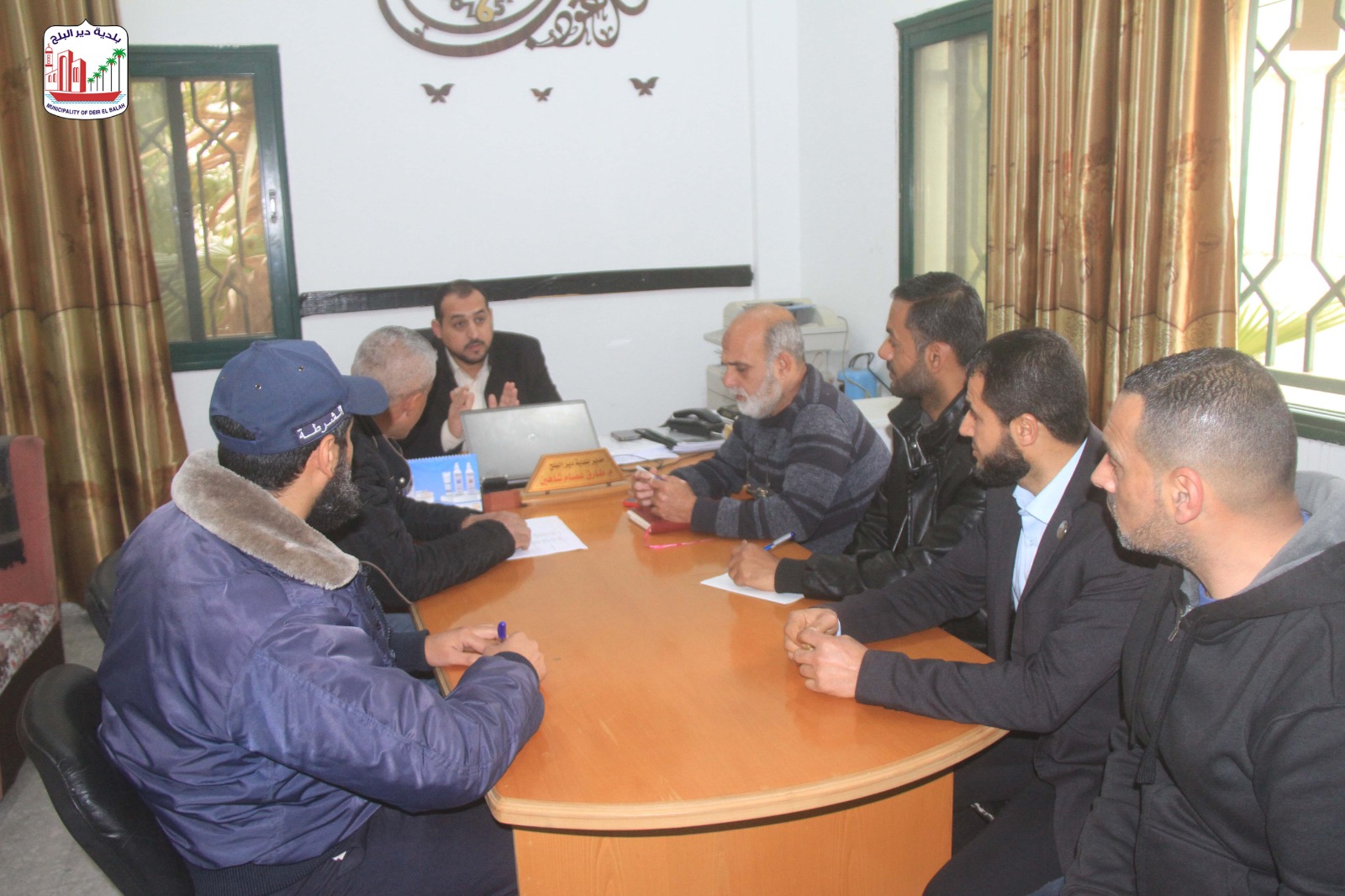 بلدية دير البلح تبدأ بأعمال ترتيب سوق رمضان