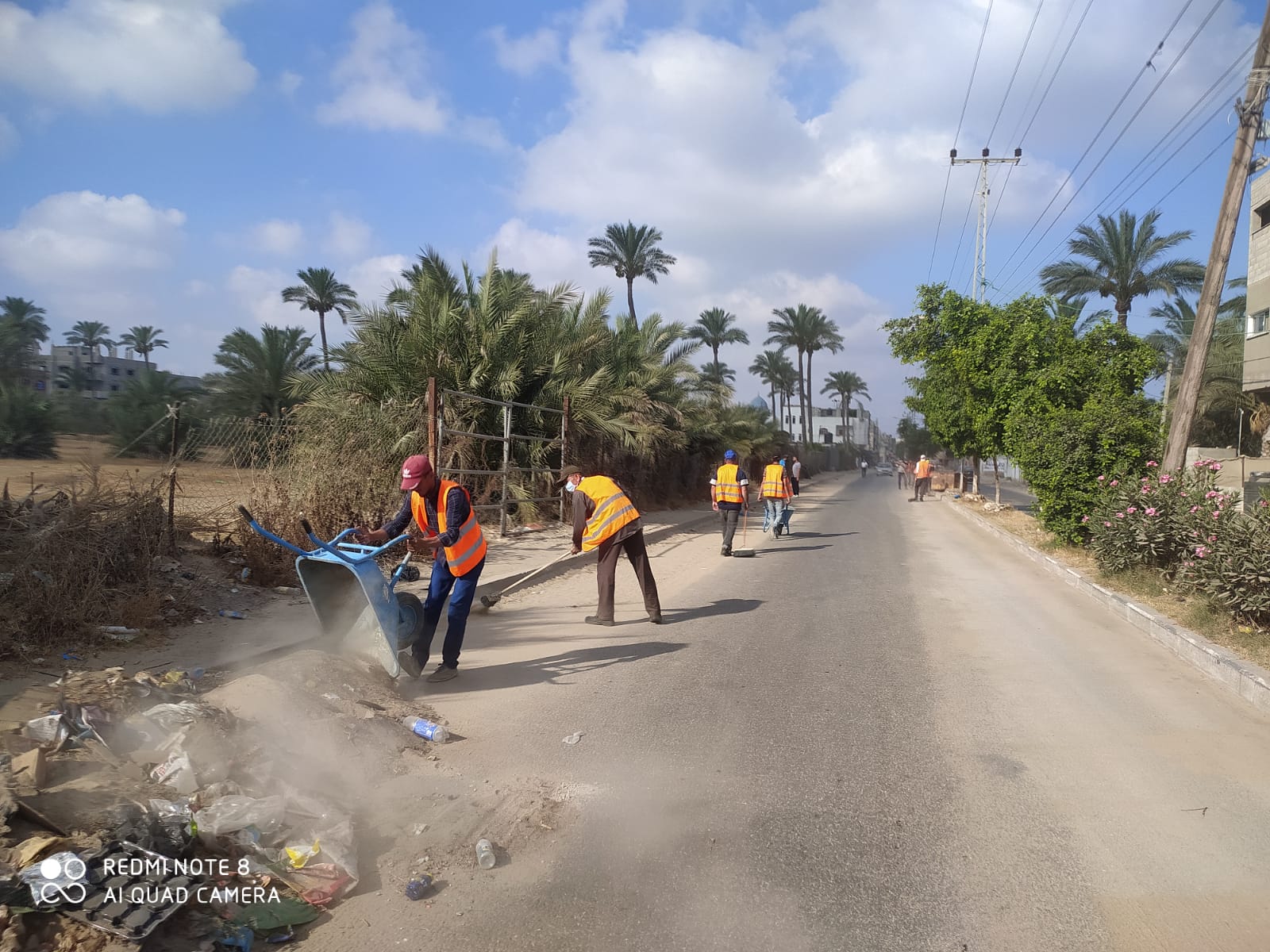 دير البلح أجمل... صيف 2022... تواصل أعمال النظافة وإزالة الأتربة